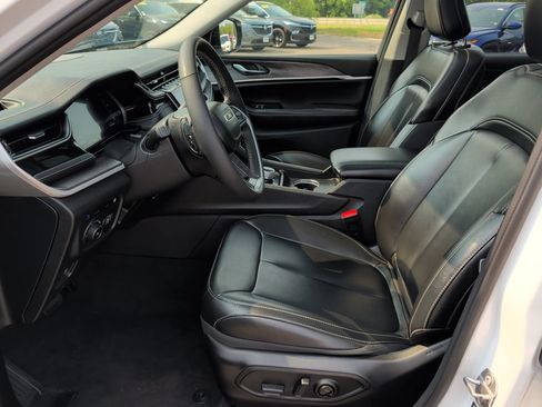 Used 2024 Jeep Grand Cherokee Limited 4xe AWD/4WD image 18