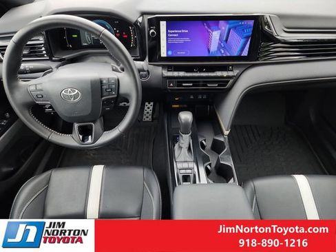 Used 2025 Toyota Camry SE w/ Multimedia Upgrade Package AWD/4WD image 27