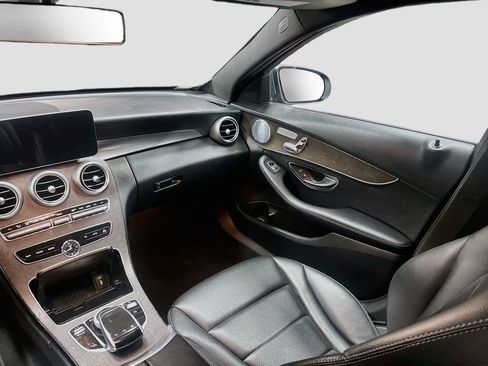 Used 2019 Mercedes-Benz C 300 4MATIC Sedan image 24