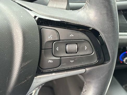 Used 2023 Buick Enclave Essence image 29