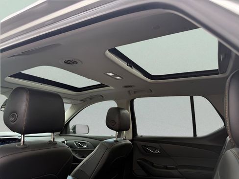 Used 2021 Chevrolet Traverse Premier w/ Redline Edition image 27