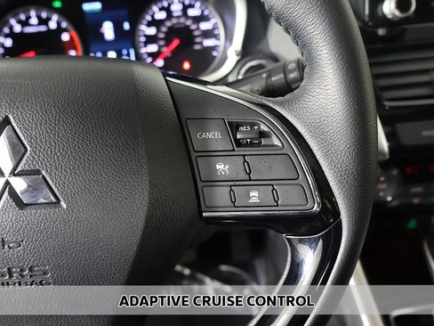 Used 2024 Mitsubishi Eclipse Cross SE image 3