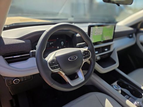 New 2026 Ford Explorer Active w/ Active Comfort Package RWD image 17