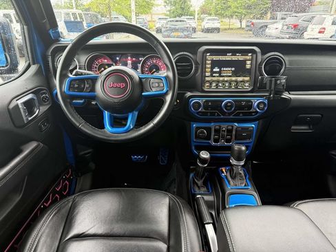 Used 2022 Jeep Wrangler Unlimited Sahara AWD/4WD image 18