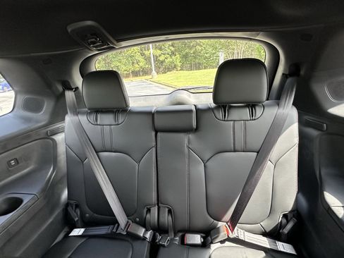 Used 2025 Honda Pilot Black Edition image 11