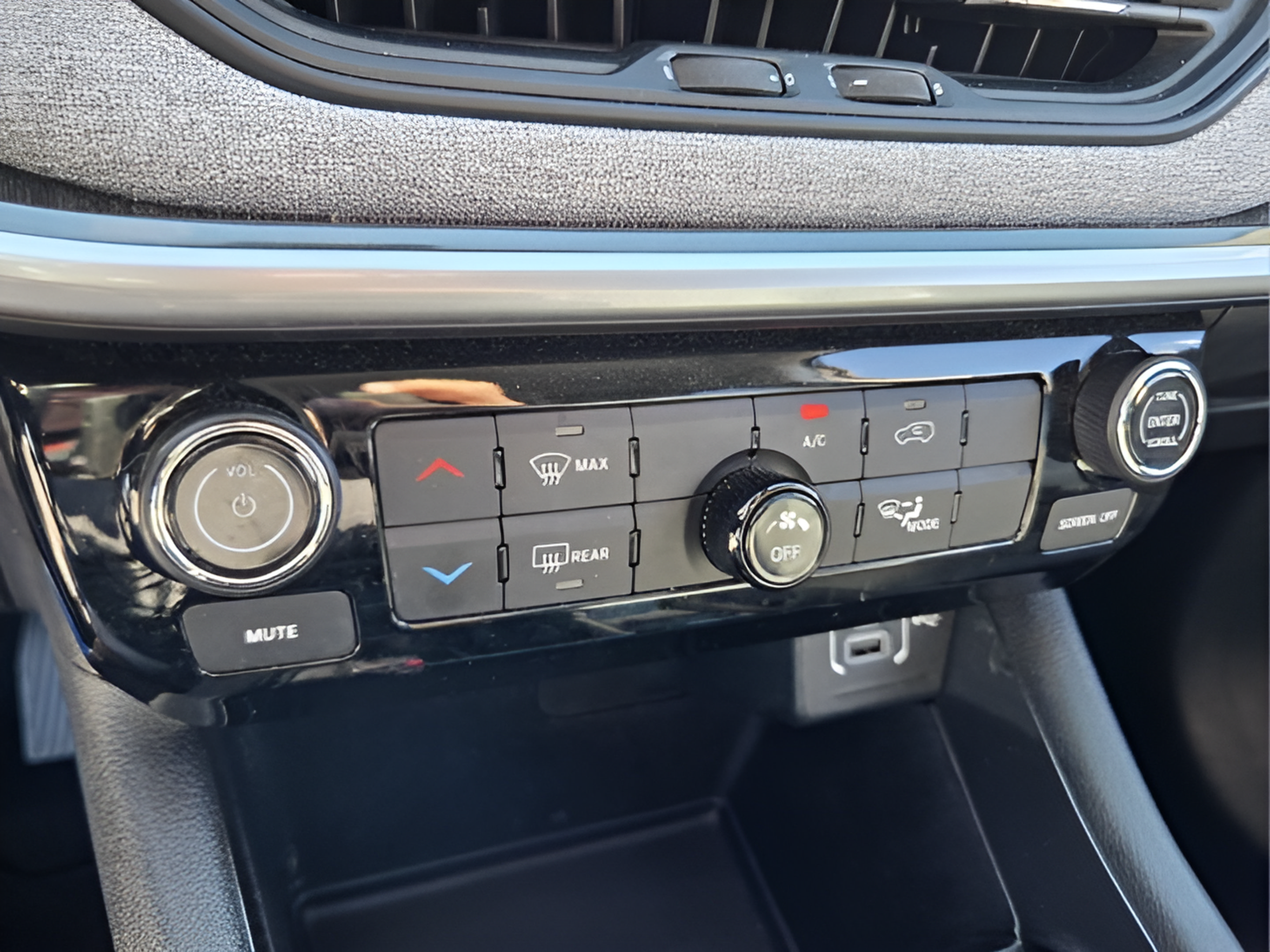 Used 2022 Jeep Compass Latitude AWD/4WD image 19