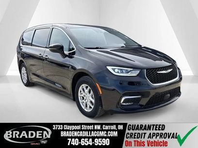 Used 2024 Chrysler Pacifica Touring-L