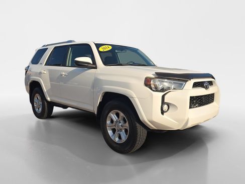 Used 2014 Toyota 4Runner SR5 AWD/4WD image 7