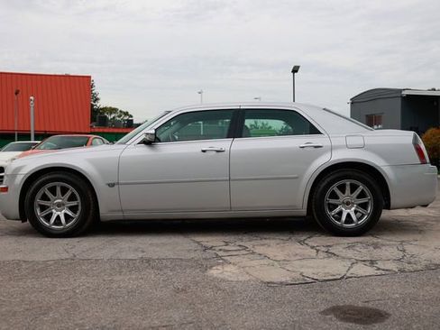 Used 2005 Chrysler 300 C w/ Protection Group II image 5