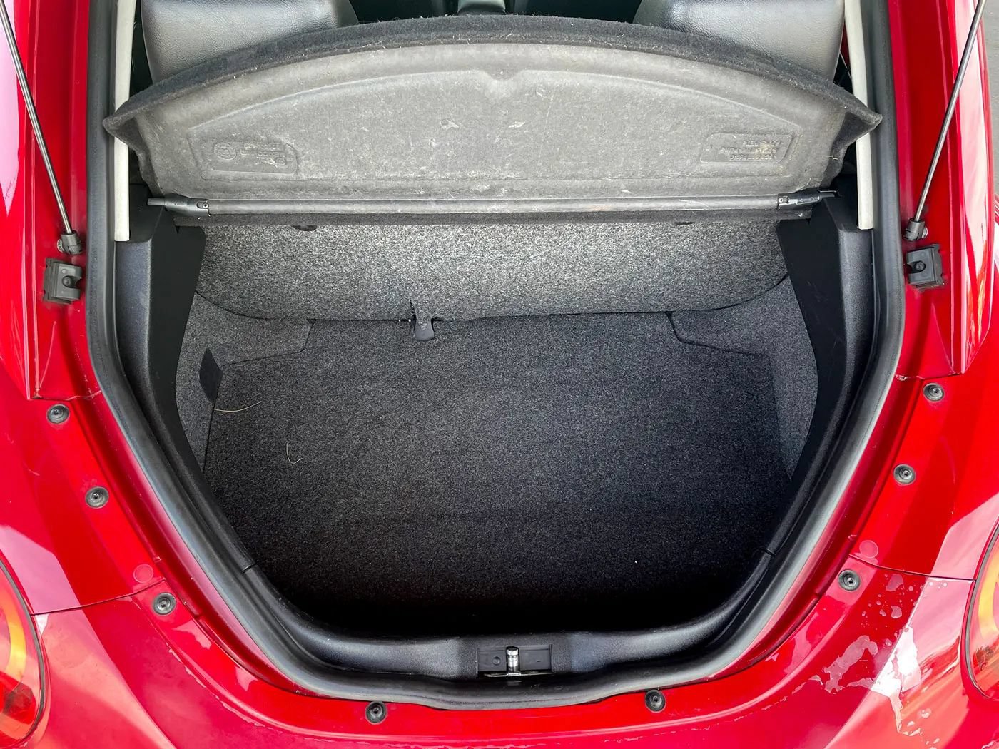 Used 2010 Volkswagen Beetle Coupe FWD image 6