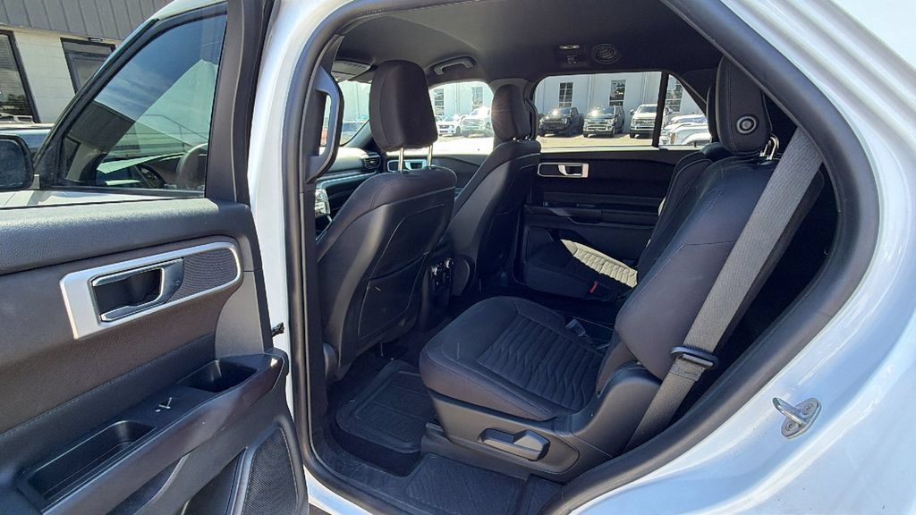 Used 2020 Ford Explorer XLT w/ Comfort Package AWD/4WD image 25