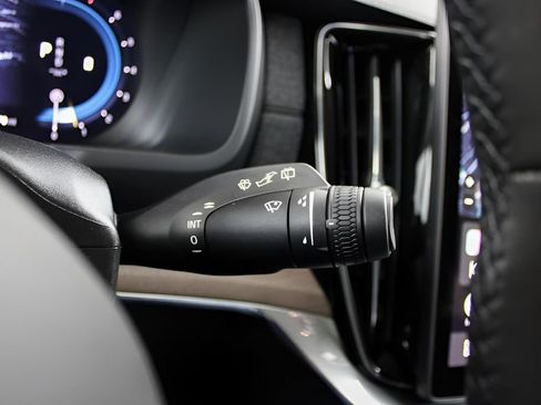 New 2025 Volvo XC90 B6 Core w/ Protection Package image 17