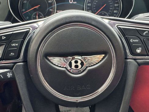 Used 2018 Bentley Bentayga AWD/4WD image 36