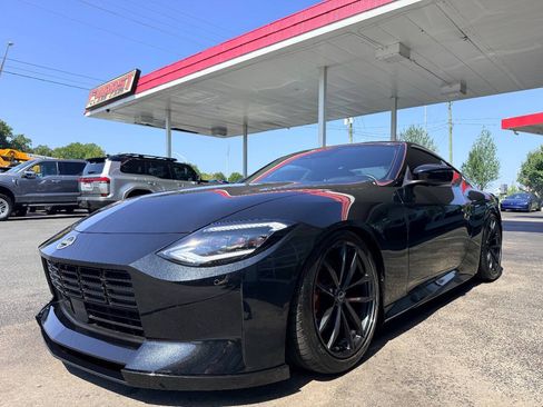 Used 2024 Nissan Z Performance w/ Floor Mat Package RWD image 15