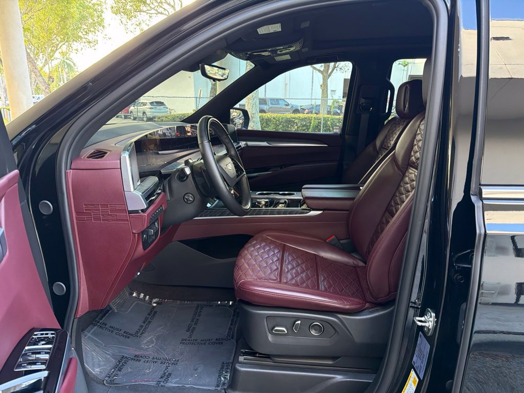 Used 2025 Cadillac Escalade Premium Luxury w/ Touring Package AWD/4WD image 6