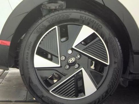 Used 2025 Hyundai Ioniq 5 SEL RWD image 18