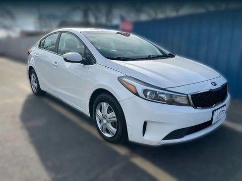Used 2017 Kia Forte LX w/ LX Popular Package image 9