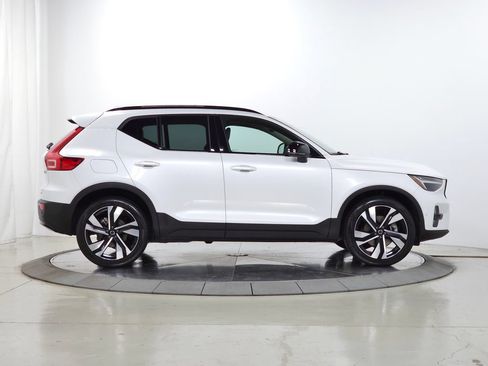 Used 2023 Volvo XC40 B5 Plus w/ Driver Assist Package AWD/4WD image 11