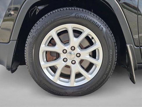 Used 2016 Jeep Cherokee Latitude w/ Safety/Convenience Group FWD image 21