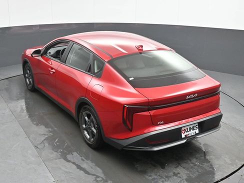 Used 2025 Kia K4 LXS image 40