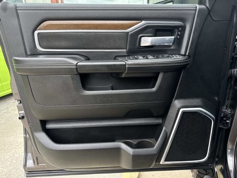 Used 2024 RAM 2500 Laramie AWD/4WD image 18