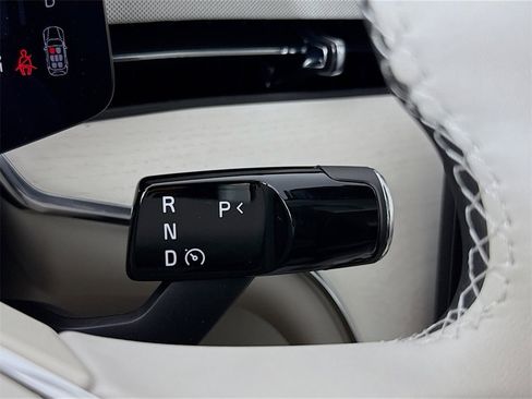 New 2025 Volvo EX90 Plus w/ Protection Package Premier image 16