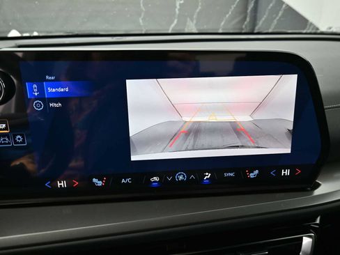 New 2026 Chevrolet Traverse LT image 8