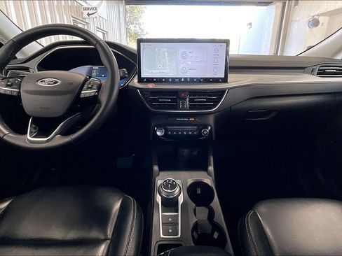 Used 2024 Ford Escape Platinum image 6