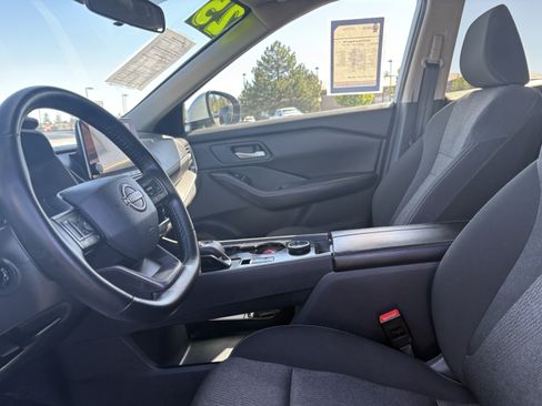 Used 2025 Nissan Rogue SV AWD/4WD image 17