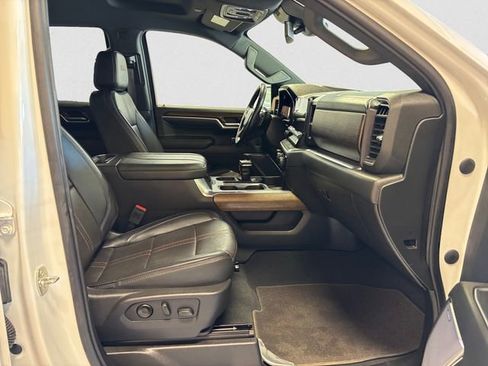 Used 2023 Chevrolet Silverado 1500 High Country w/ Z71 Off-Road Package image 16