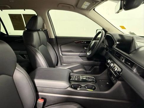 Used 2025 Honda Pilot EX-L image 48