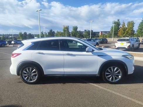 Used 2019 INFINITI QX50 Luxe FWD image 2