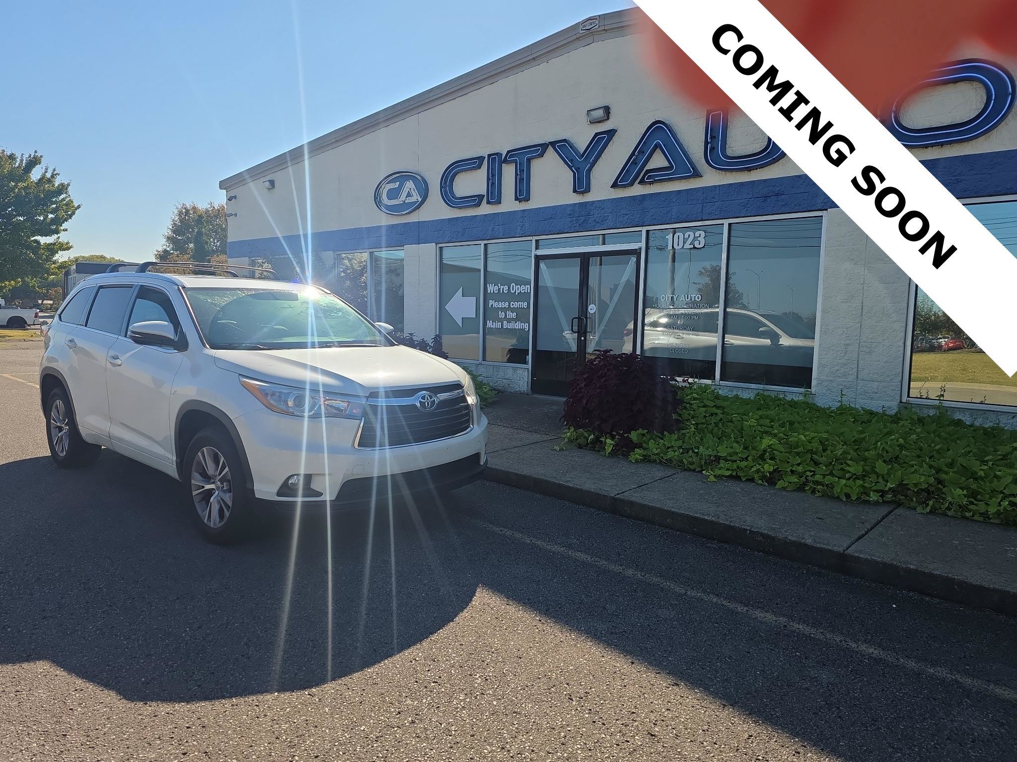 Used 2015 Toyota Highlander XLE FWD image 1