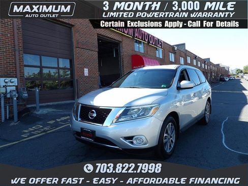 Used 2014 Nissan Pathfinder S image 1