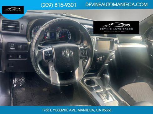 Used 2017 Toyota 4Runner SR5 Premium image 18