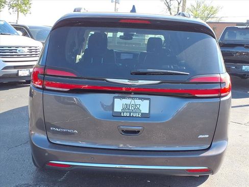 Used 2022 Chrysler Pacifica Touring-L image 21