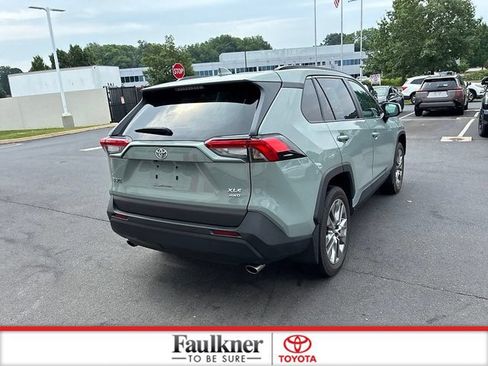 Used 2023 Toyota RAV4 XLE Premium AWD/4WD image 7