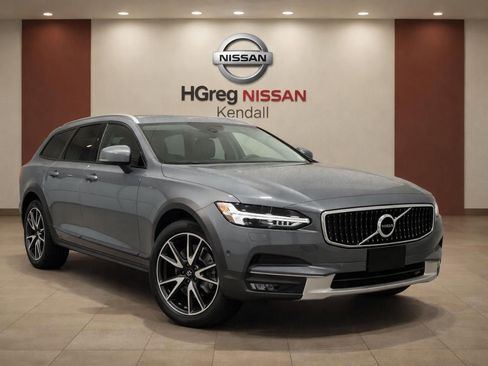 Used 2017 Volvo V90 T6 Cross Country AWD/4WD image 3