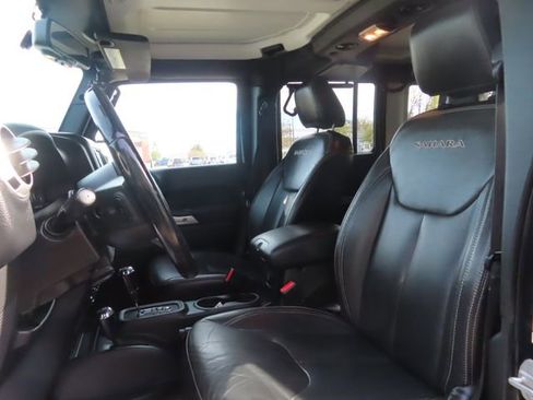 Used 2018 Jeep Wrangler Unlimited Sahara w/ Max Tow Package AWD/4WD image 18