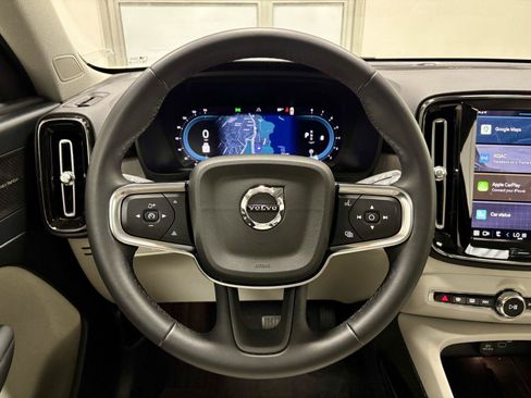 Used 2024 Volvo XC40 B5 Ultimate w/ Protection Package Premier AWD/4WD image 24