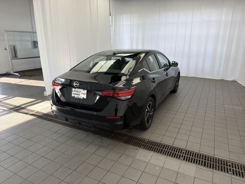 Used 2025 Nissan Sentra SV FWD image 4