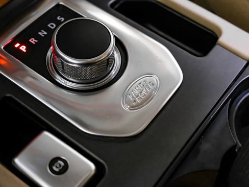 Used 2016 Land Rover LR4 HSE Silver Edition image 18