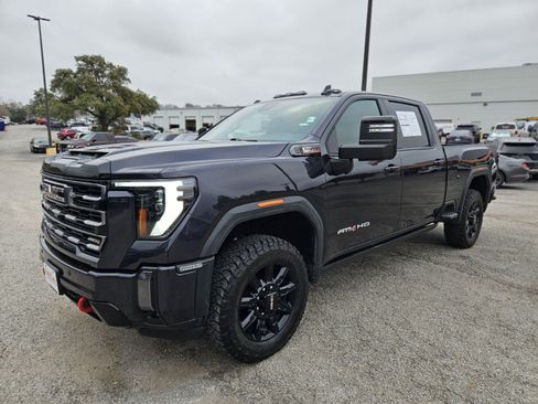 Used 2024 GMC Sierra 2500 AT4 w/ AT4 Premium Plus Package image 8