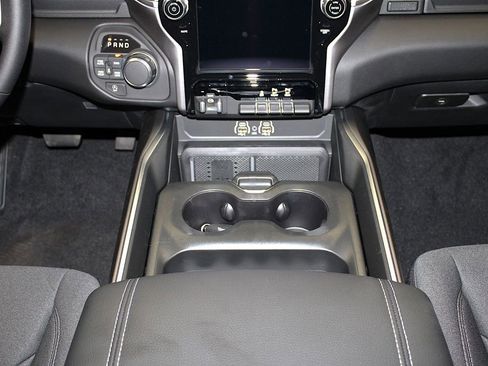 New 2026 RAM 1500 4x4 Crew Cab image 21