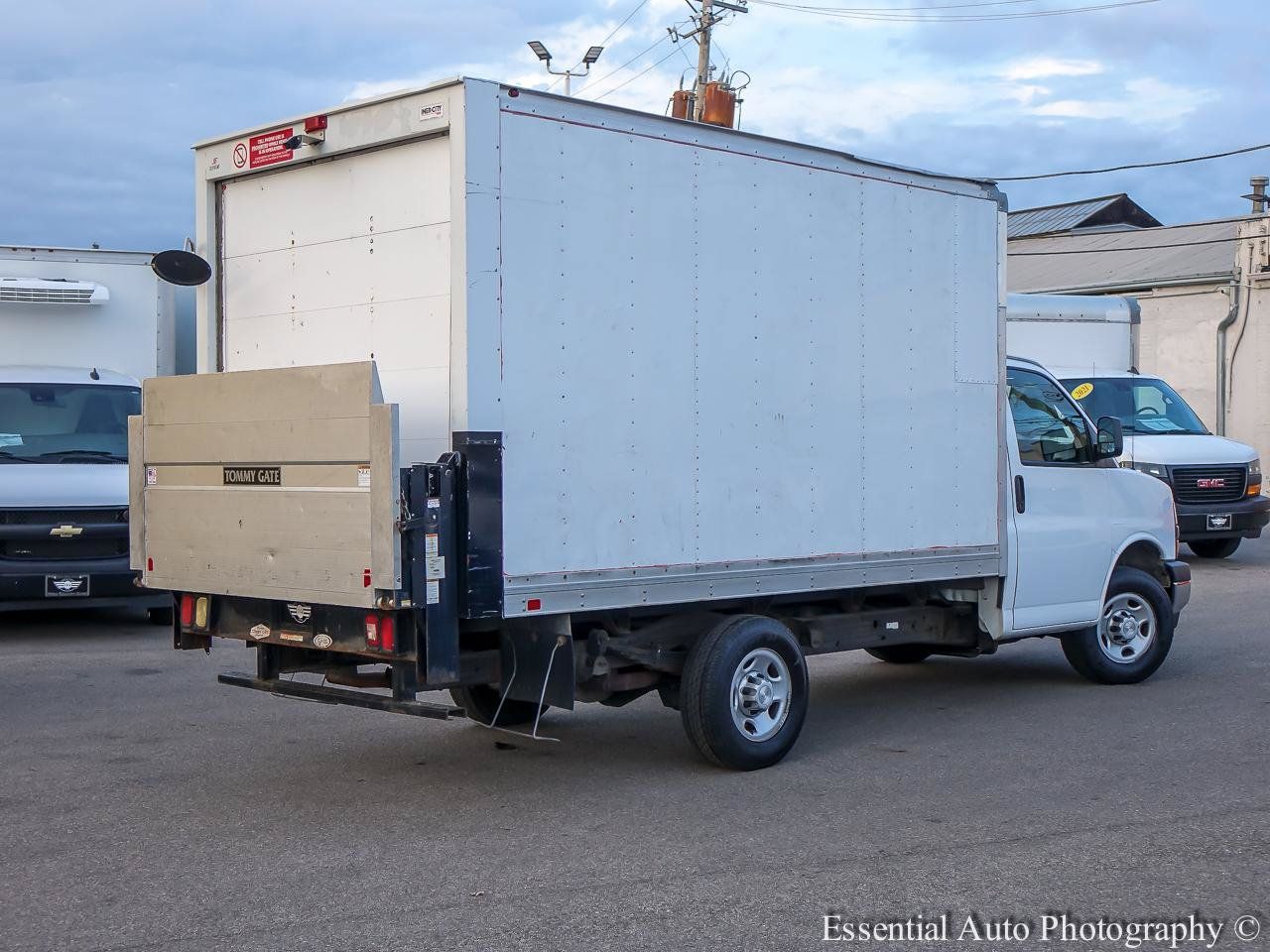 Used 2020 Chevrolet Express 3500 RWD image 7