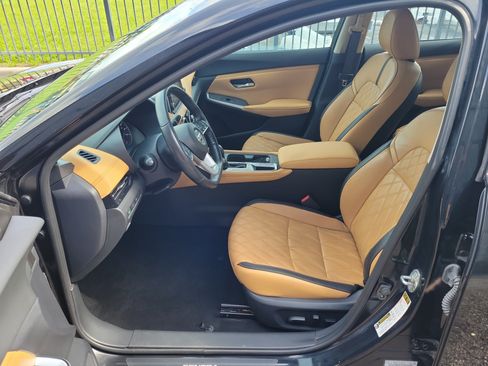 Certified 2020 Nissan Sentra SV w/ SV Premium Package FWD image 12