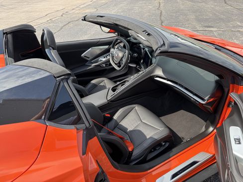 Used 2025 Chevrolet Corvette Stingray Premium Conv w/ Z51 Performance Package RWD image 19