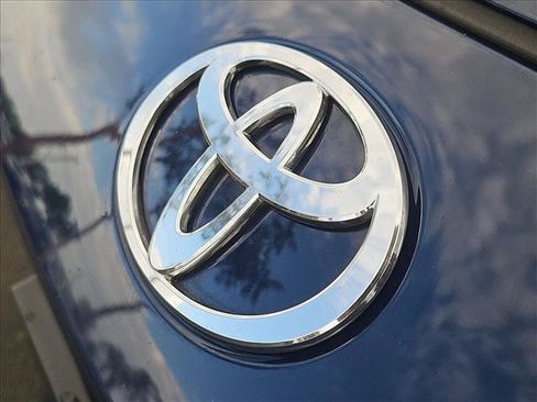 Used 2024 Toyota Prius LE FWD image 29