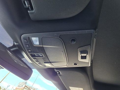 Used 2017 Ford F150 Platinum w/ Equipment Group 701A Luxury image 39