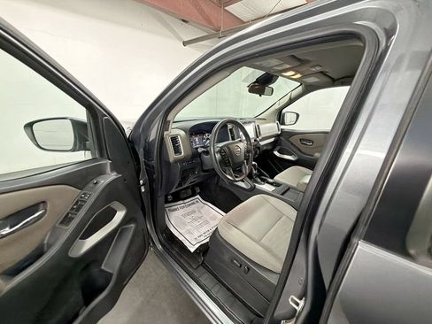 Used 2022 Nissan Frontier SV RWD image 10